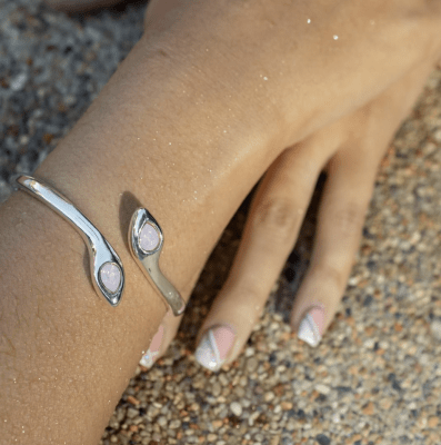 Pulsera Uno de 50 esclava 2 cristales rosados1