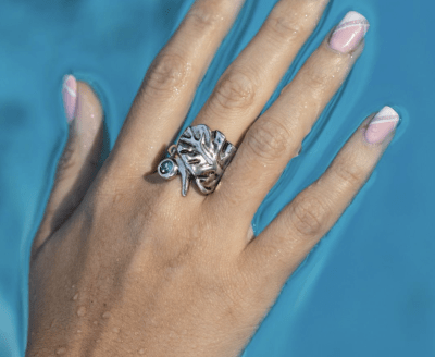 Anillo Uno de 50 de plata con hoja y piedra verde1