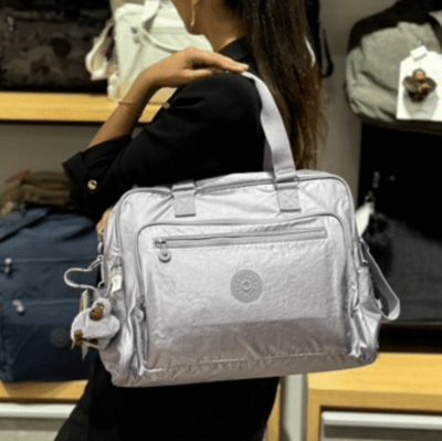 Bolso Maternal Kipling Alanna lila metalizado