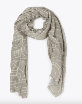 Bufanda Lola Casademunt Beige letras blancas