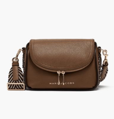 Cartera Marc Jacobs Crossbody con solapa camel1
