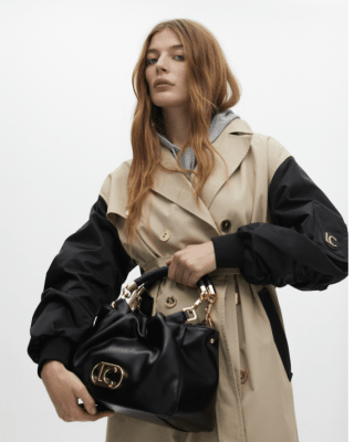 Cartera Lola Casademunt bandolera efecto piel con asa trenzada y detalles metálicos dorados1