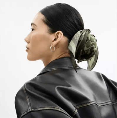 Pañuelo coach Seda monograma Verde Oliva