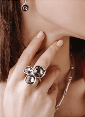 Anillo Uno de 50 Ladies de Plata con 3 piedras cuadradas grises1