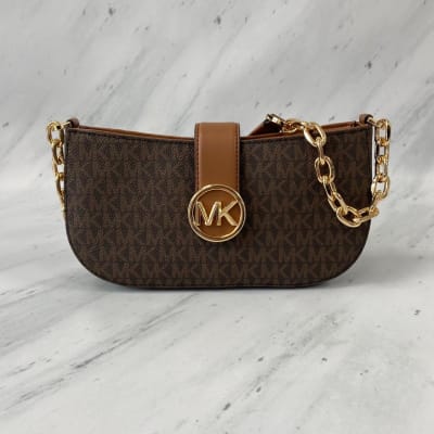 Cartera Michael Kors Carmen Pouchette monograma cafe1