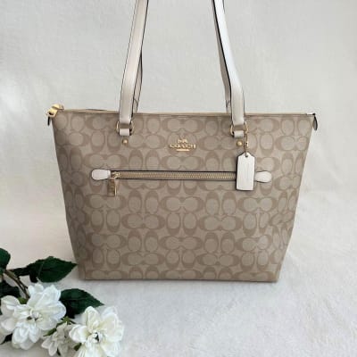 Cartera Coach Tote Gallery diseño beige1