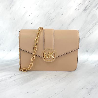 Cartera Michael Kors Crossbody Carmen mediana cuero Beige1