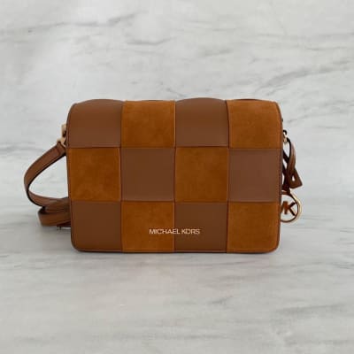 Cartera Michael Kors crossbody Mercer Lugg Multi cuero1