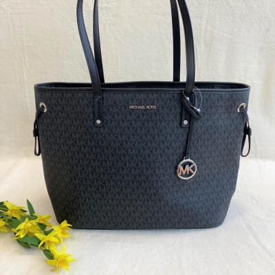 Cartera Michael Kors Tote drawstring1