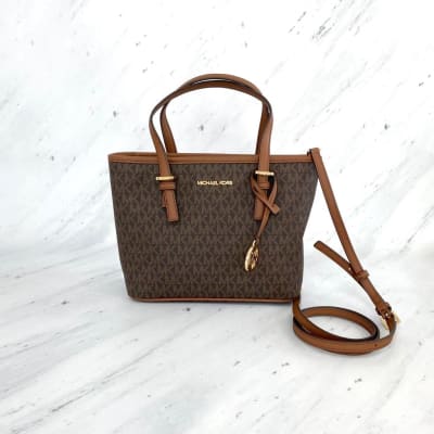 Cartera Michael Kors Tote Carryall tamaño small monograma letras pequeñas1