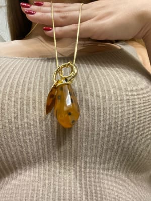 Collar Bimba y Lola dorada piedra mostaza puntos1