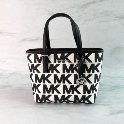 Cartera Michael Kors carryall tamaño small monograma1