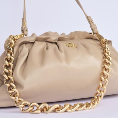 Cartera Pinko Ovalada Medium  Beige1