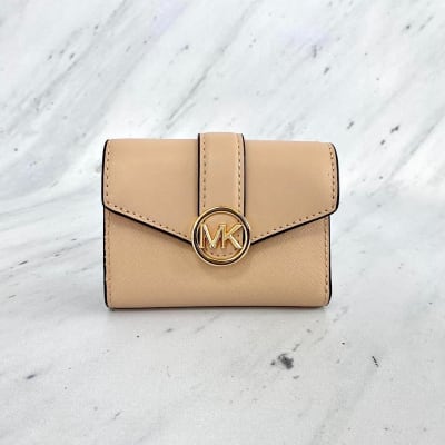 Billetera Michael Kors Carmen mediana cuero Beige1