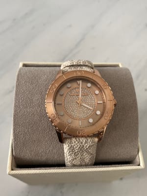 Reloj Mujer Michael Kors Correa Cuero Monograma Vainilla Circunferencia Rosegold Fondo Circones1