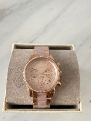  Reloj mujer Michael Kors correa metalica rose y ceramica rosa 3 relojes fondo rose1