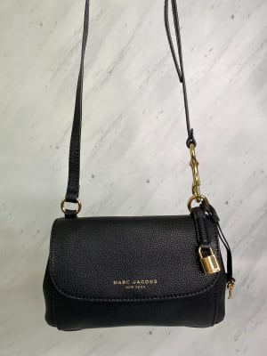 Cartera Marc Jacob Crossbody Trapecio Cuero Negro1