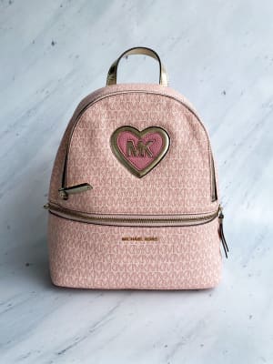Mochila  Michael Kors Mediana Monograma Rosado Corazon MK Dorado1