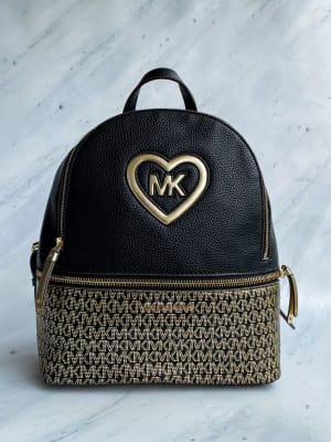 Mochila Michael Kors Mediana Negro Monograma Dorado Corazon MK1