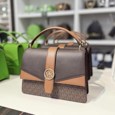 Cartera Michael Kors Crossbody Greenwich con Asa Cafe