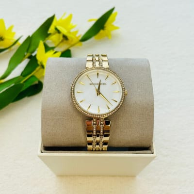 Reloj mujer Michael Kors correa metalica circunferencia con circones dorado1