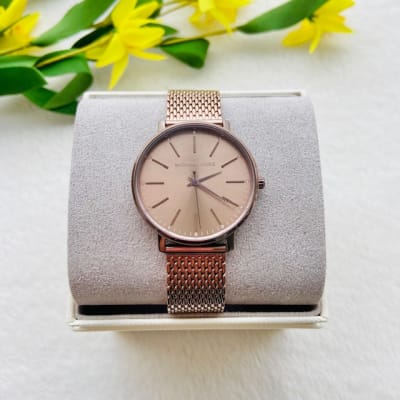 Reloj mujer Michael Kors correa malla y fondo nude1