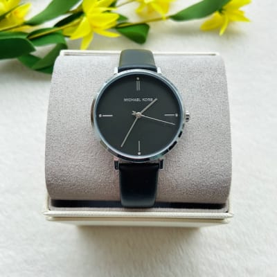 Reloj mujer Michael Kors correa cuero negro circunferencia plateada1