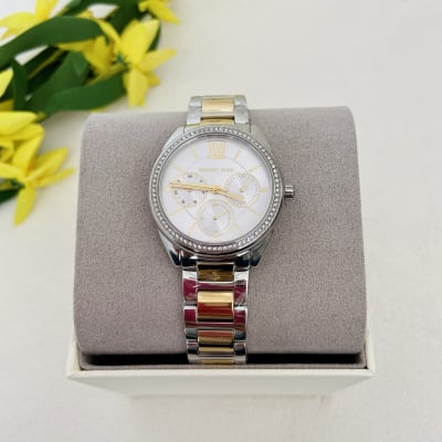 Reloj Michael Kors eslabones plateados con dorado1