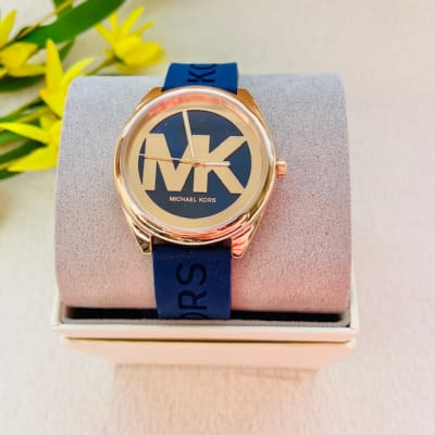 Reloj mujer Michael Kors correa goma circunferencia rosegold letras MK azul1