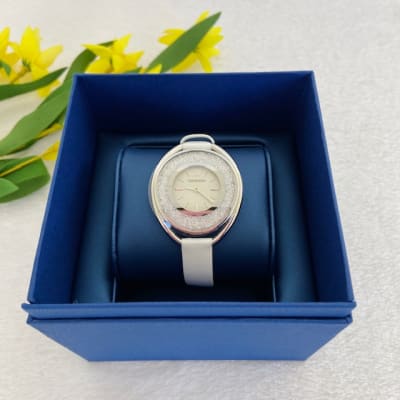 Reloj Swarovski correa cuero blanco ovalo plateado circones1