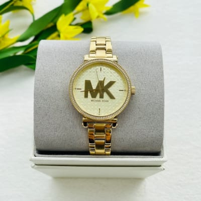 Reloj mujer Michael Kors correa metalica fondo letras dorado1