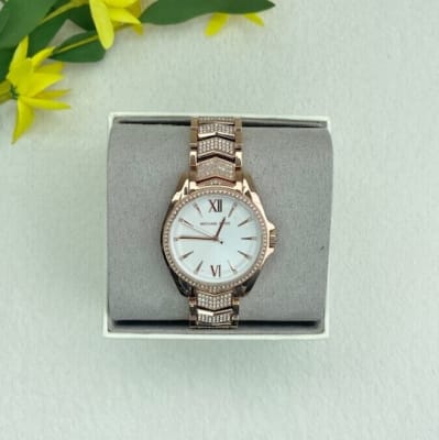 Reloj mujer Michael Kors correa metalica rose flechas circones fondo blanco1
