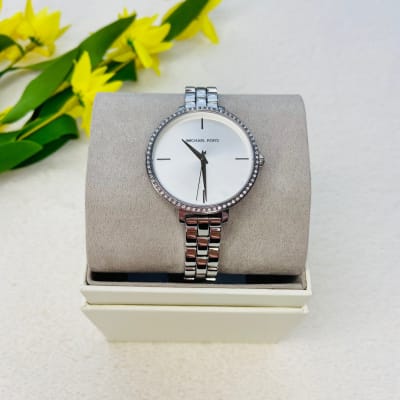 Reloj mujer Michael Kors correa metalica delgada circunferencia circones plateado1