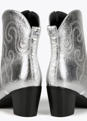 Botas Lola Casademunt Texana metalizado plateado