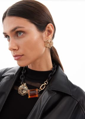 Collar Lola Casademunt con tigre y cristal1