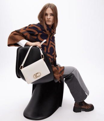 Cartera Lola Casademunt tres compartimentos y solapa Crudo