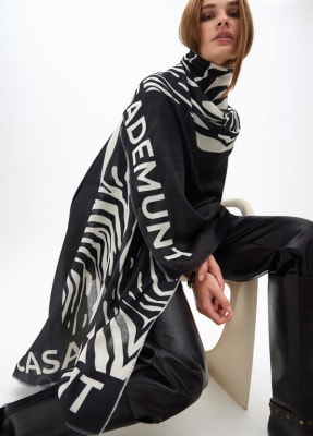 Pañuelo Lola Casademunt estampado cebra y liso1