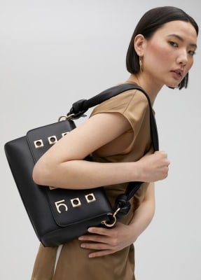 Cartera Lola Casademunt rectangular con ojales cuadrado Negro1