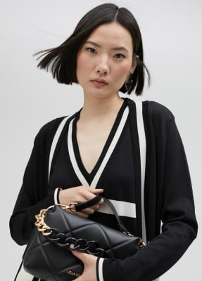 Cartera Lola Casademunt acolchada con cadena negra1