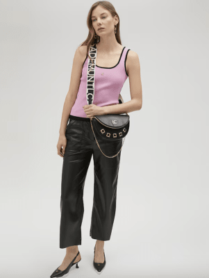 Riñonera Lola Casademunt Con tachas doradas acolchada Negra