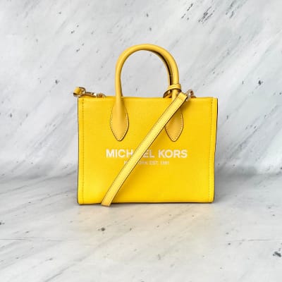 Cartera Michael Kors Mirella Cuero Small Amarillo1