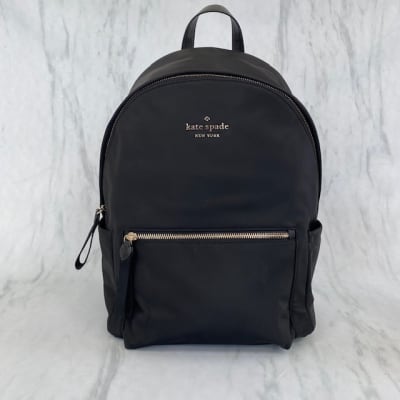 Mochila Kate Spade Chelsea Grande negra cierre dorado1