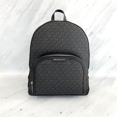 Mochila Michael Kors Jaycee grande monograma negro1