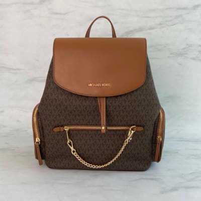 Mochila Michael Kors Jet set item monogramas1