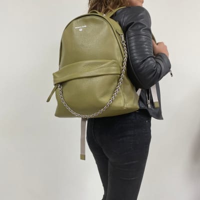 Mochila Michael Kors Slater grande cuero verde1