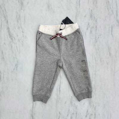 Pantalon Tommy Hilfiger Kids buzo gris franjas rojo/azul/blanco