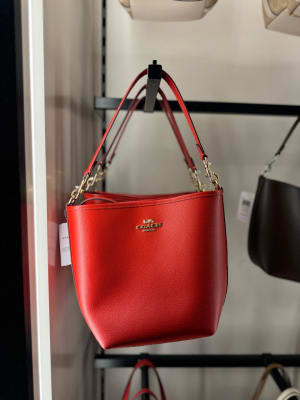 Cartera Coach Bombonera Roja1