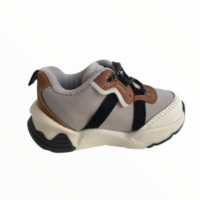 Zapatillas gris con cafe niño Oshkosh1