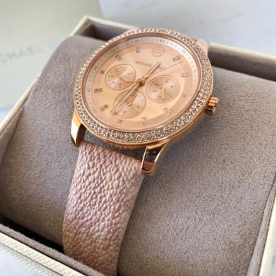 Reloj Mujer Michael Kors Correa Cuero Monograma Rosado Fondo 3 Relojes Circunferencia Brllos