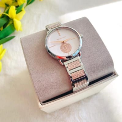 Reloj Michael Kors correa eslabones con brillo metalica1